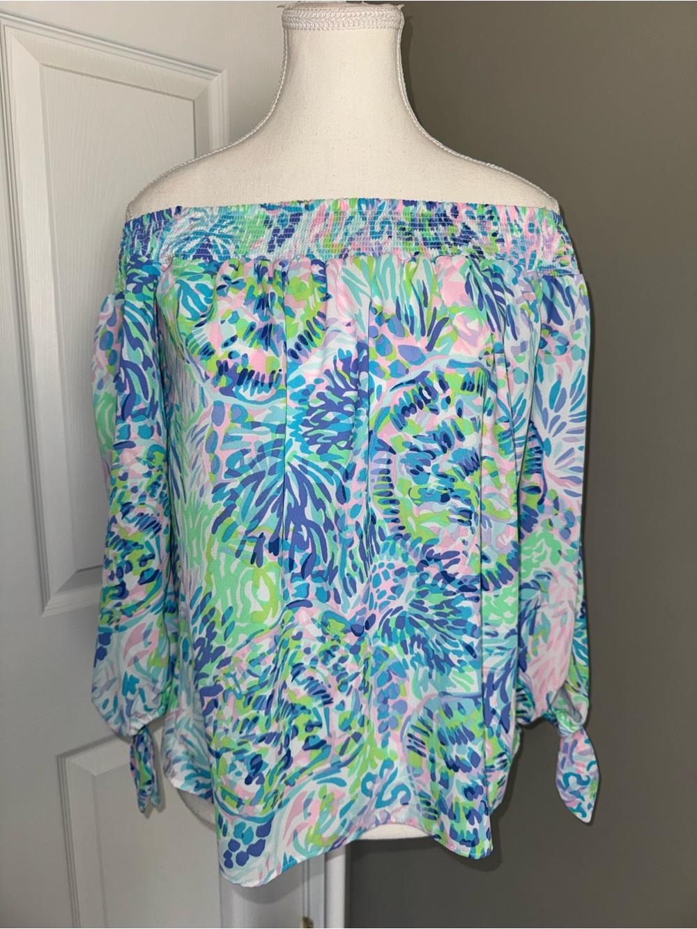 Lilly Pulitzer Women's XS Off-the-Shoulder Blouse Lightweight Nautical Feminine